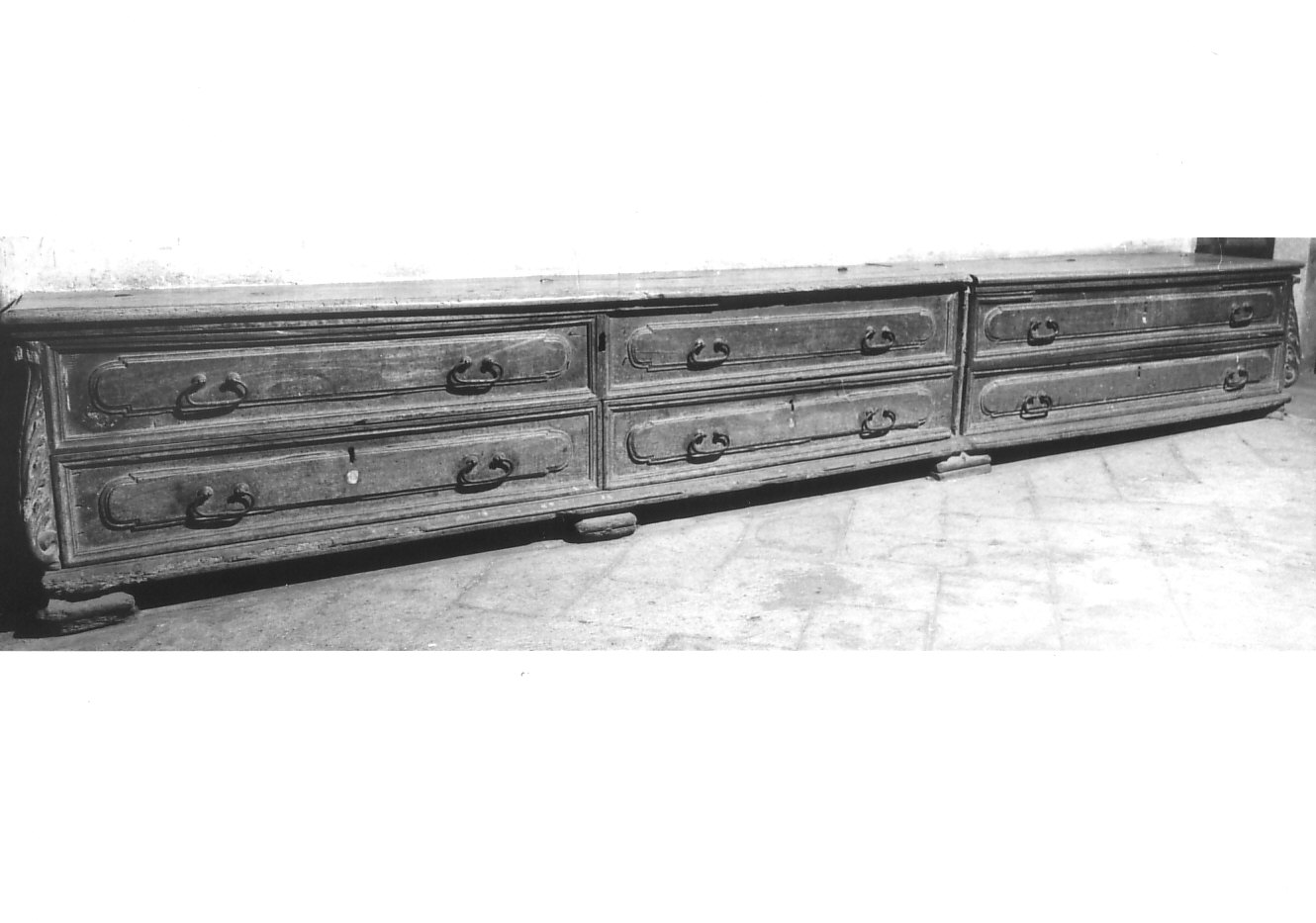 cassapanca, opera isolata - bottega pavese (sec. XVII)