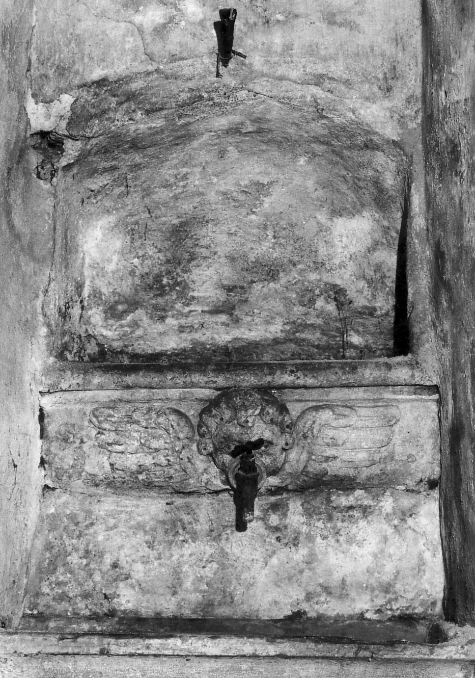 lavabo da sacrestia, opera isolata - bottega pavese (sec. XVII)