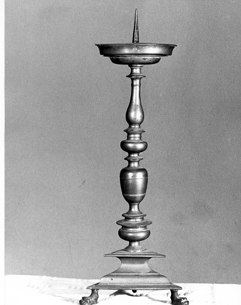 candeliere d'altare, pendant - ambito lombardo (sec. XVII)