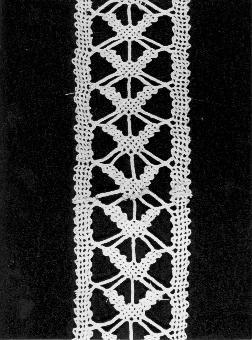 merletto, frammento - manifattura italiana (seconda metà sec. XIX)