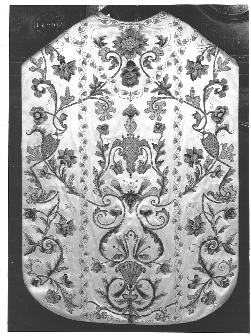 pianeta, elemento d'insieme - manifattura lombarda (prima metà sec. XVIII)