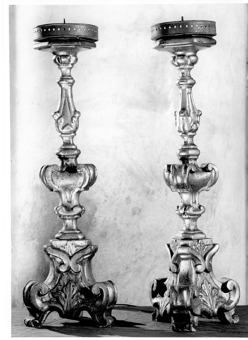 candeliere d'altare, serie - bottega italiana (sec. XVIII)