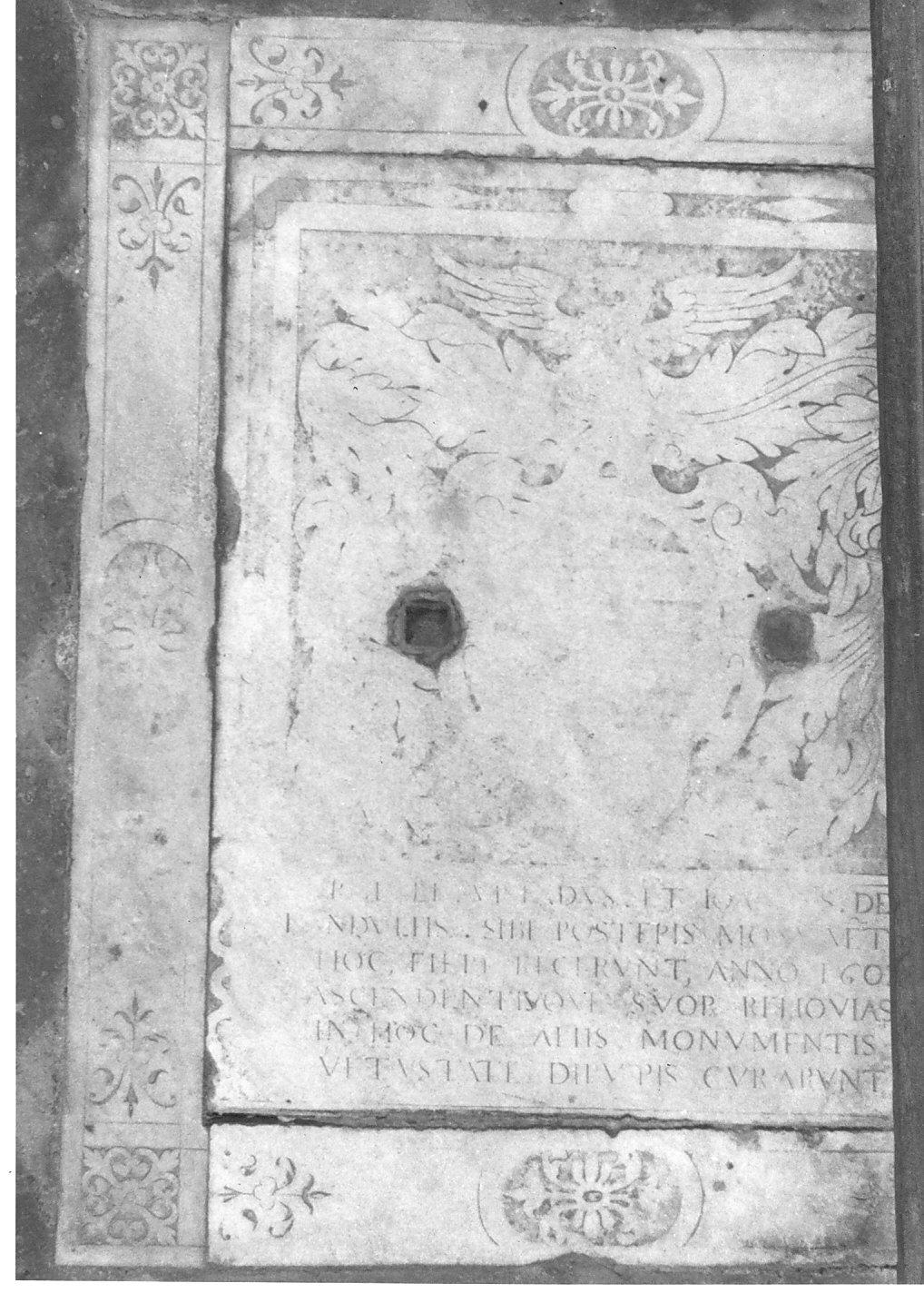 lastra tombale, opera isolata - bottega italiana (sec. XVII)