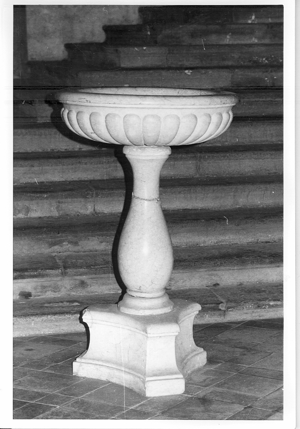 acquasantiera - bottega lombarda (sec. XVII)