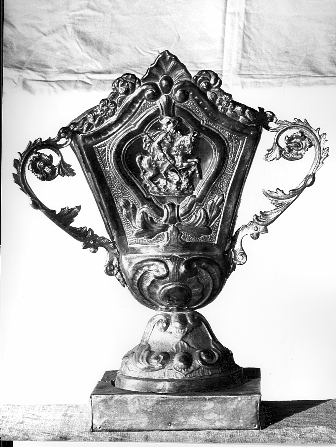 vaso d'altare, serie di Bianchi Giovanni Battista (seconda metà sec. XIX)