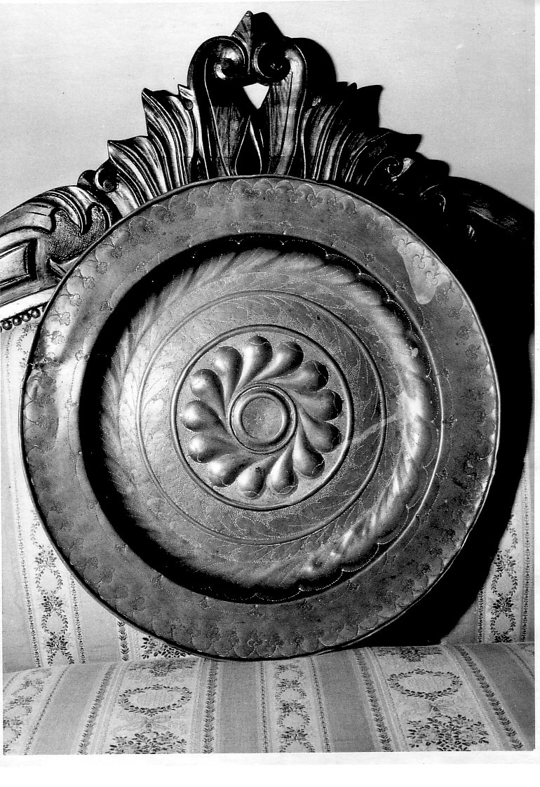 piatto per elemosine, opera isolata - bottega lombarda (sec. XVI)