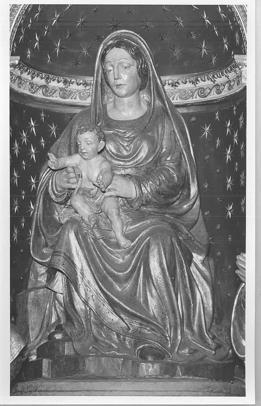 Madonna con Bambino (statua, elemento d'insieme) - bottega lombarda (sec. XVI)