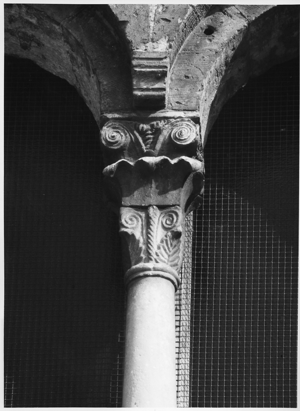 capitello, opera isolata - bottega lombarda (primo quarto sec. XII, sec. XIII)