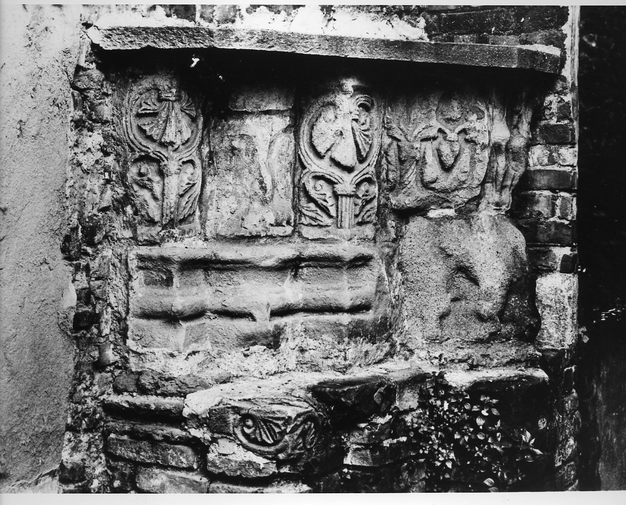 motivi decorativi (rilievo, frammento) - bottega lombarda (sec. XII)