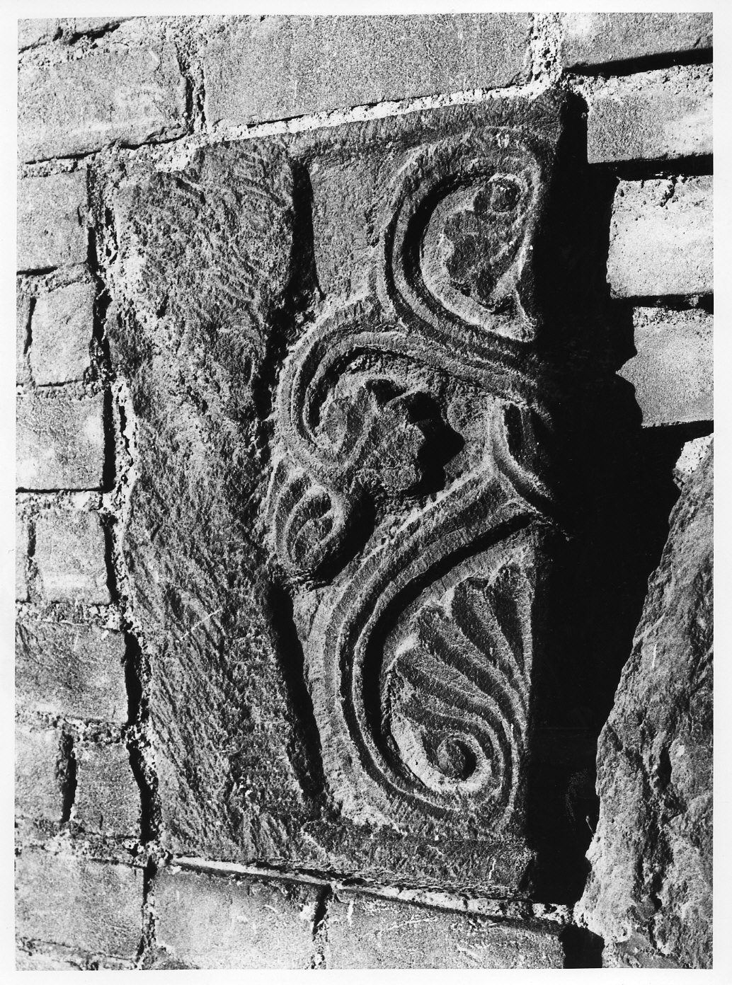 capitello, frammento - bottega lombarda (sec. XII)