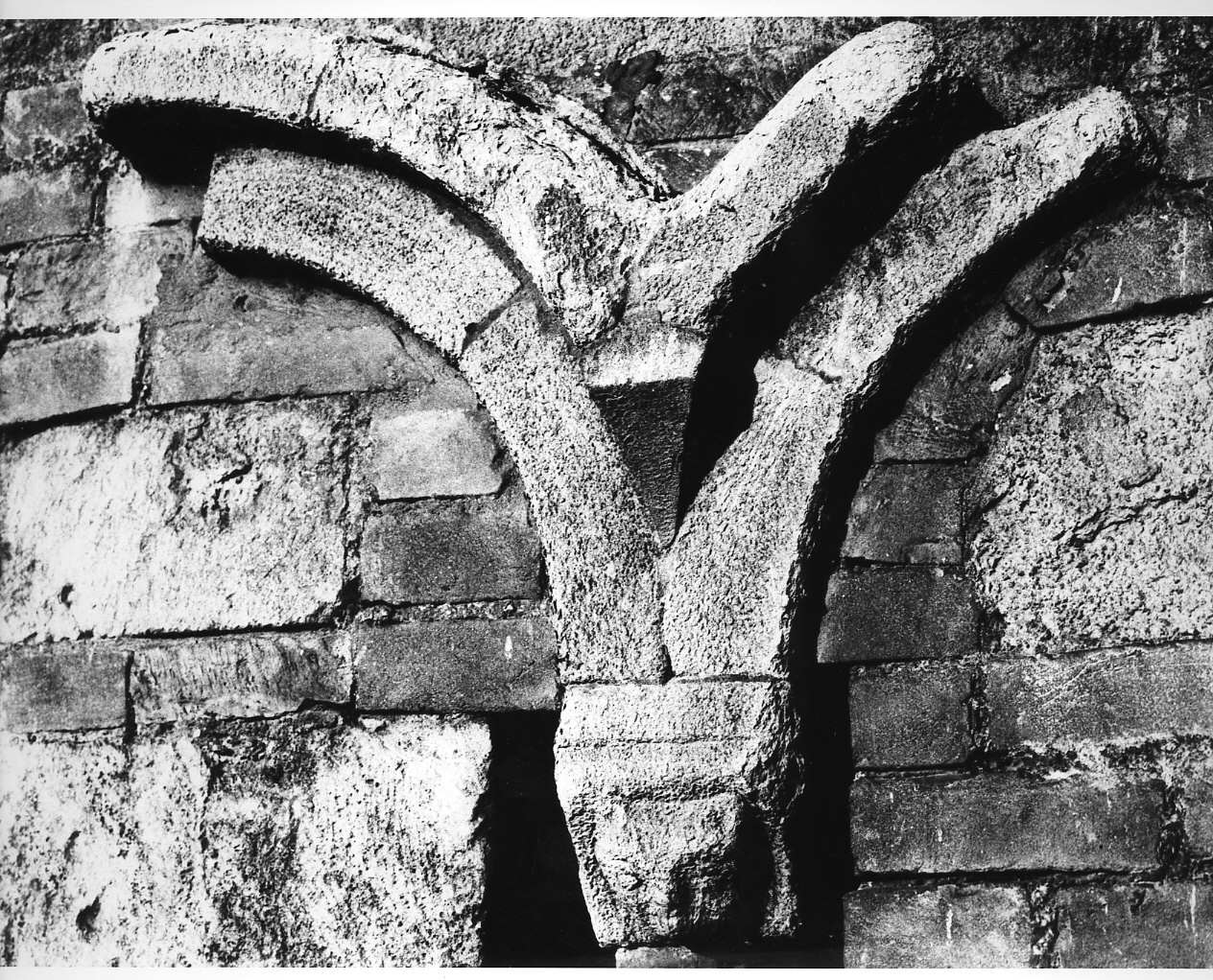 archivolto, frammento - bottega lombarda (sec. XII)