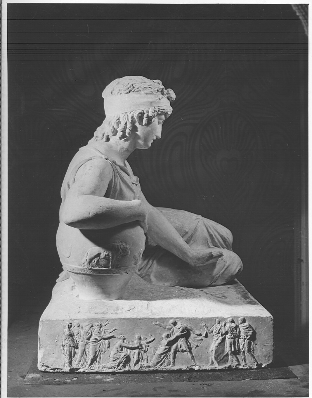 fanciulla stupita dinanzi ad una pianta sensitiva (statua, opera isolata) di Chaudet Denis Antoine (sec. XIX)