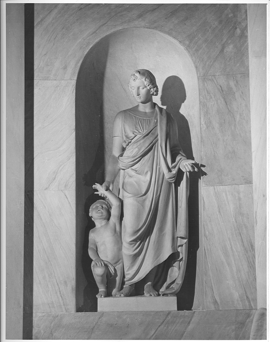 Amore del Prossimo (gruppo scultoreo) di Manfredini Gaetano (sec. XIX)