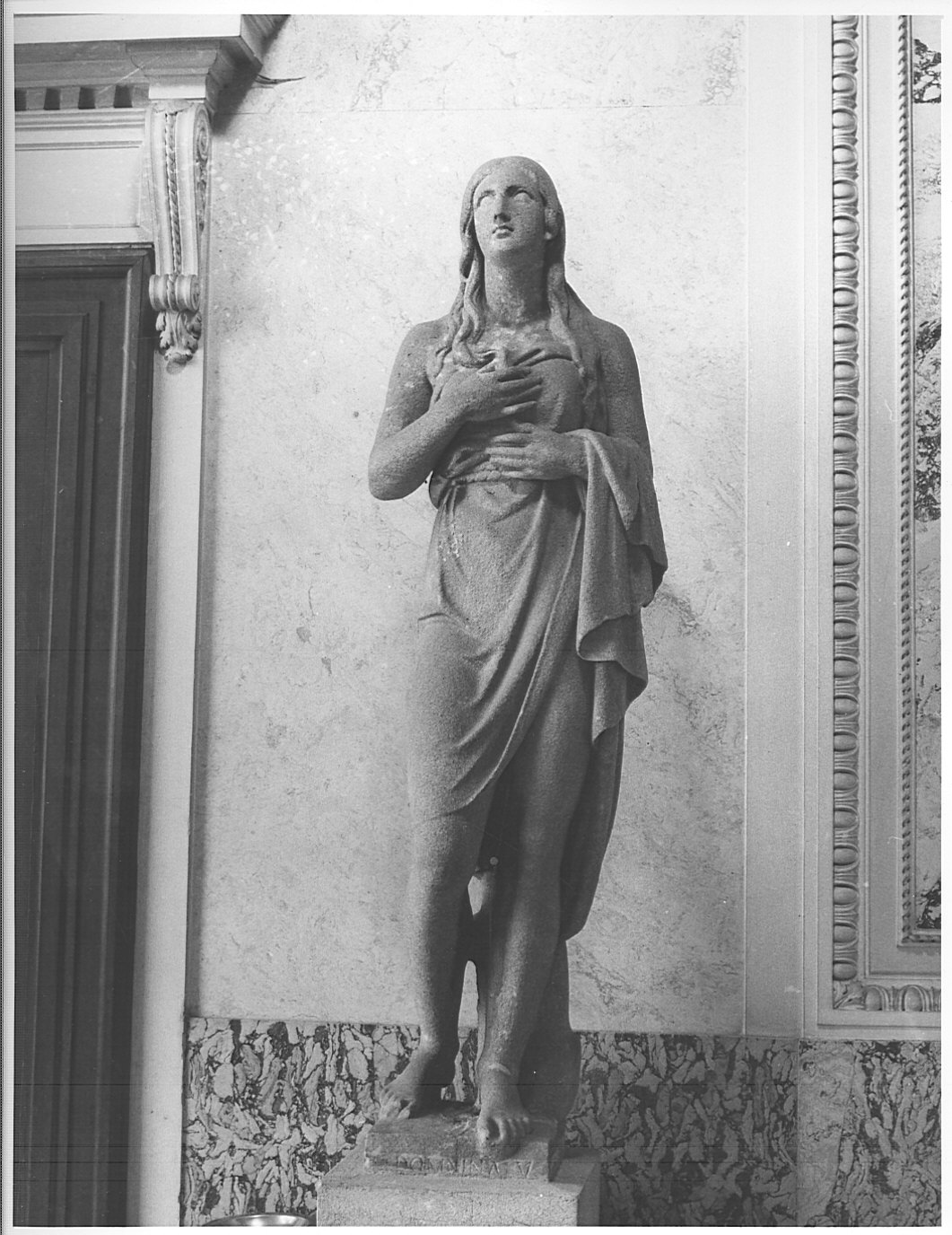 Santa Domnina Vergine e Martire (statua, opera isolata) di Monti Gaetano (sec. XIX)