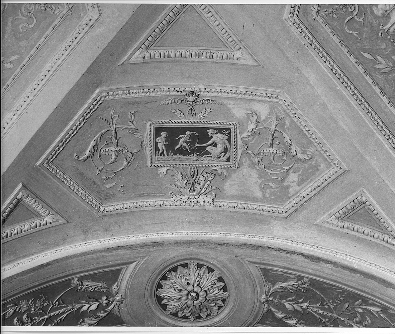 scena mitologica (decorazione plastico-pittorica, elemento d'insieme) - bottega lombarda (sec. XX)