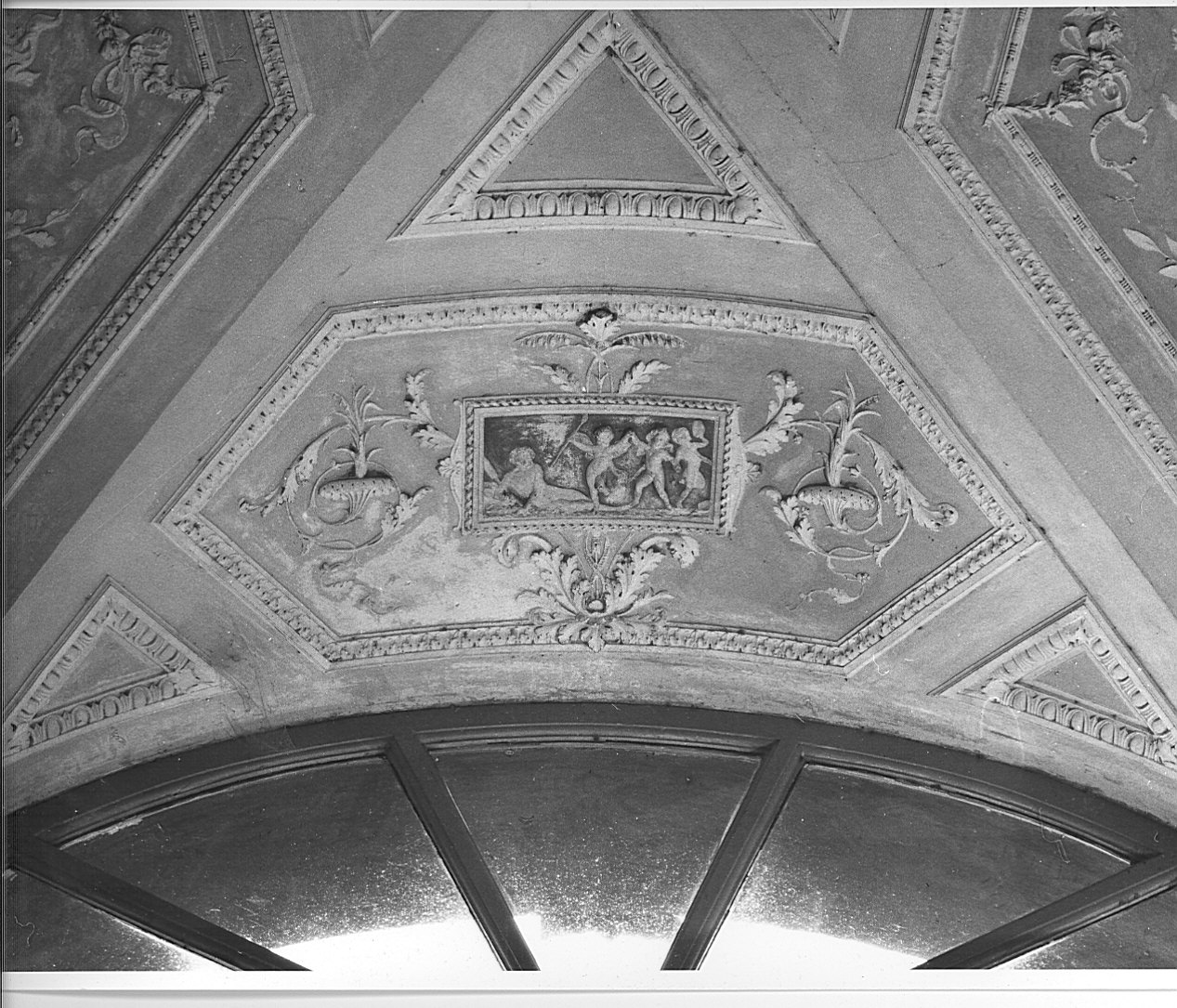 scena mitologica (decorazione plastico-pittorica, elemento d'insieme) - bottega lombarda (sec. XX)