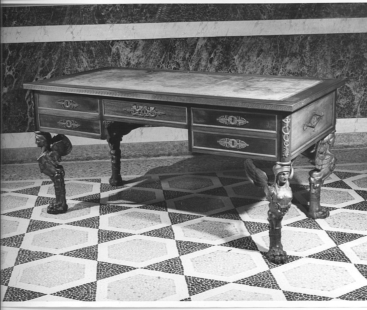 scrivania, opera isolata - bottega tedesca (seconda metà sec. XIX)