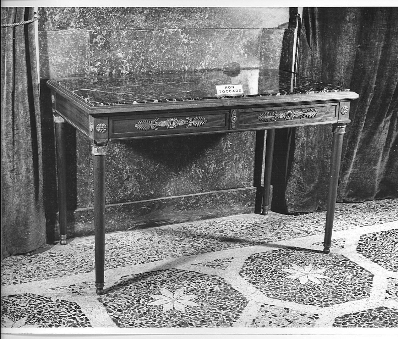 console, opera isolata - bottega tedesca (seconda metà sec. XIX)