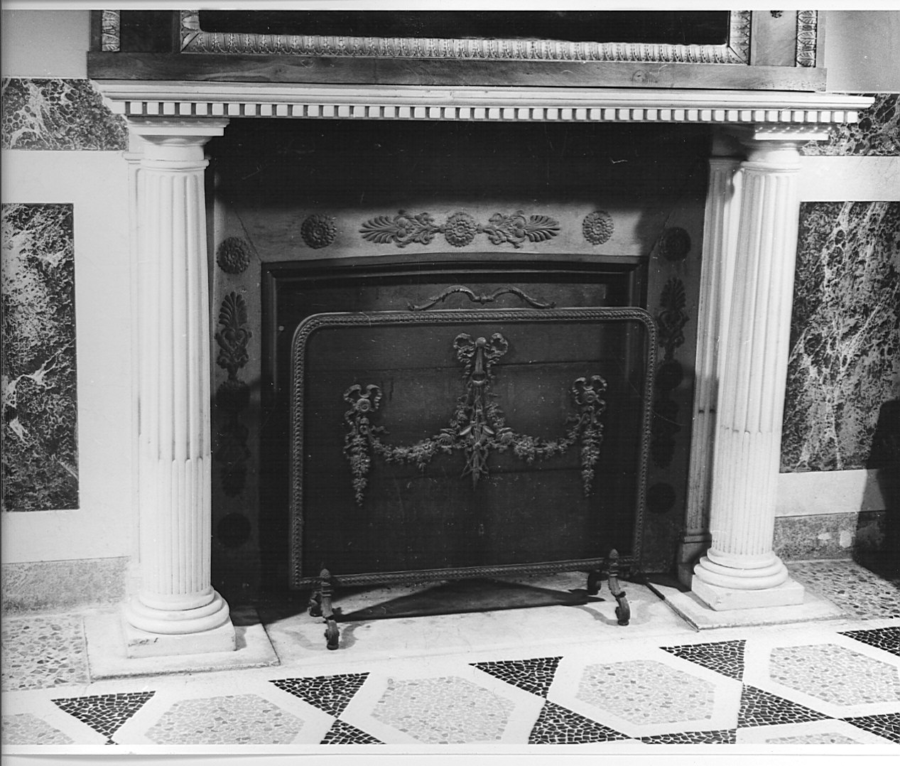 caminetto, opera isolata - bottega italiana (prima metà sec. XIX)