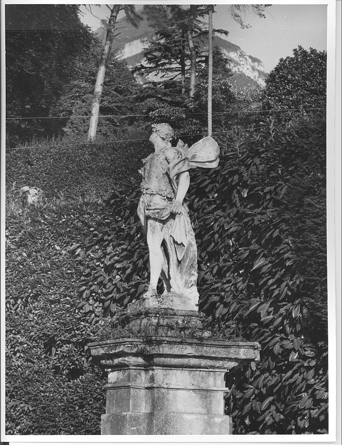 Zefiro (statua - da giardino, opera isolata) - bottega lombarda (sec. XVIII)