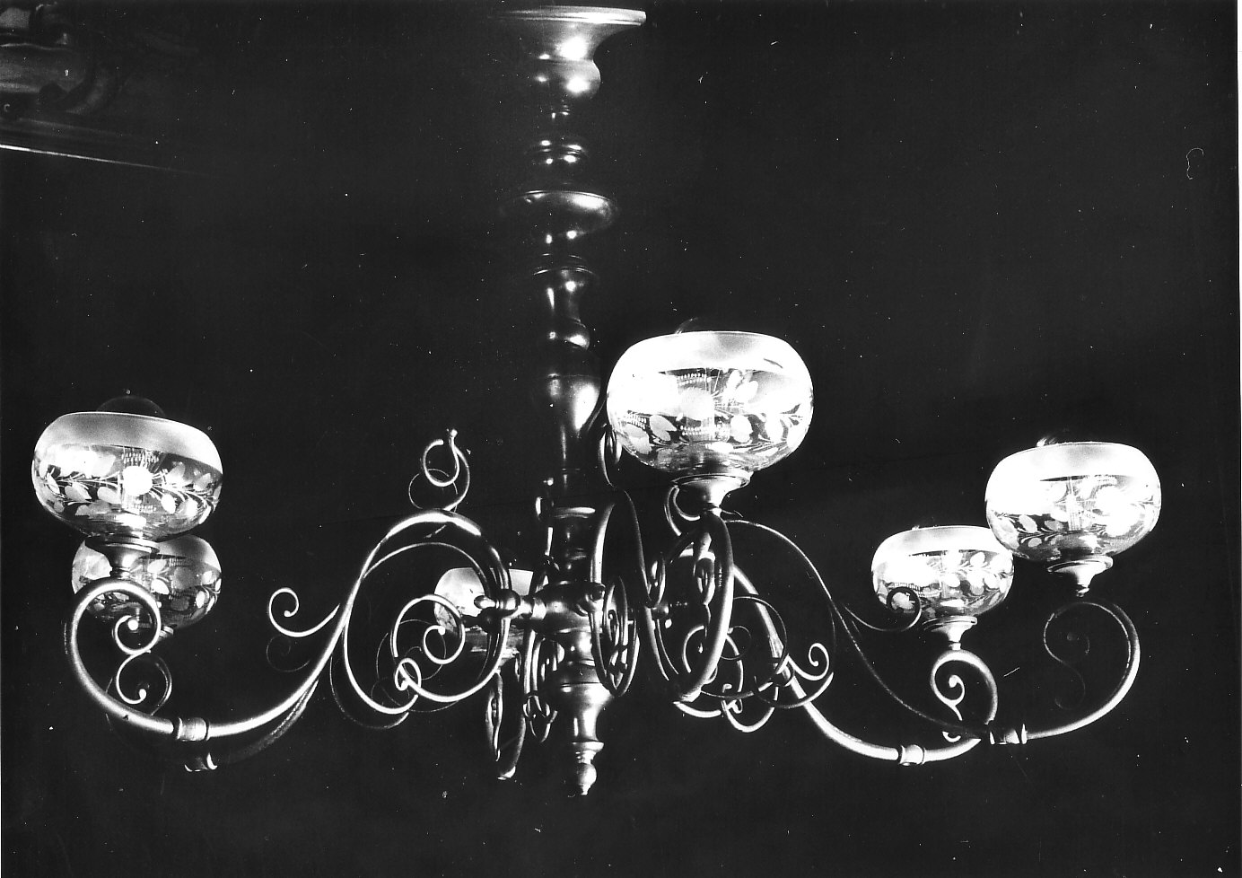 lampadario - a bracci, opera isolata - bottega lombarda (prima metà sec. XX)