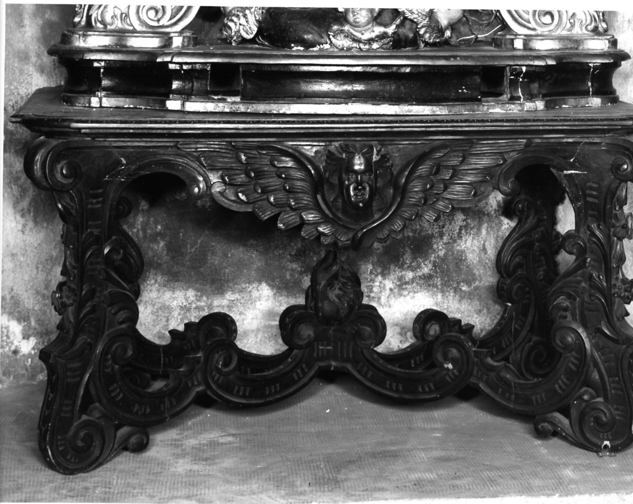 console, opera isolata - bottega italiana (sec. XIX)