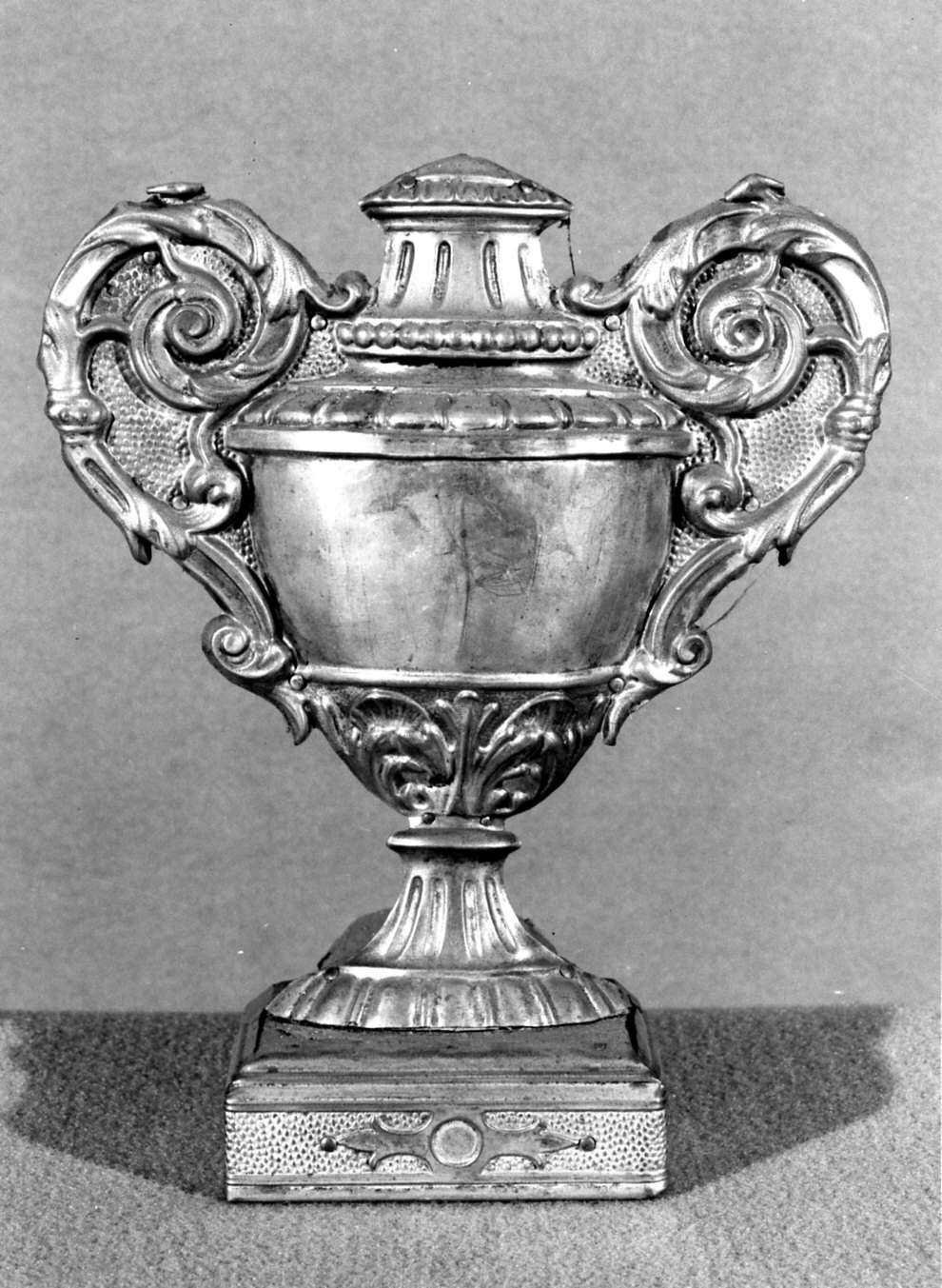 vaso d'altare, serie - bottega italiana (prima metà sec. XIX)