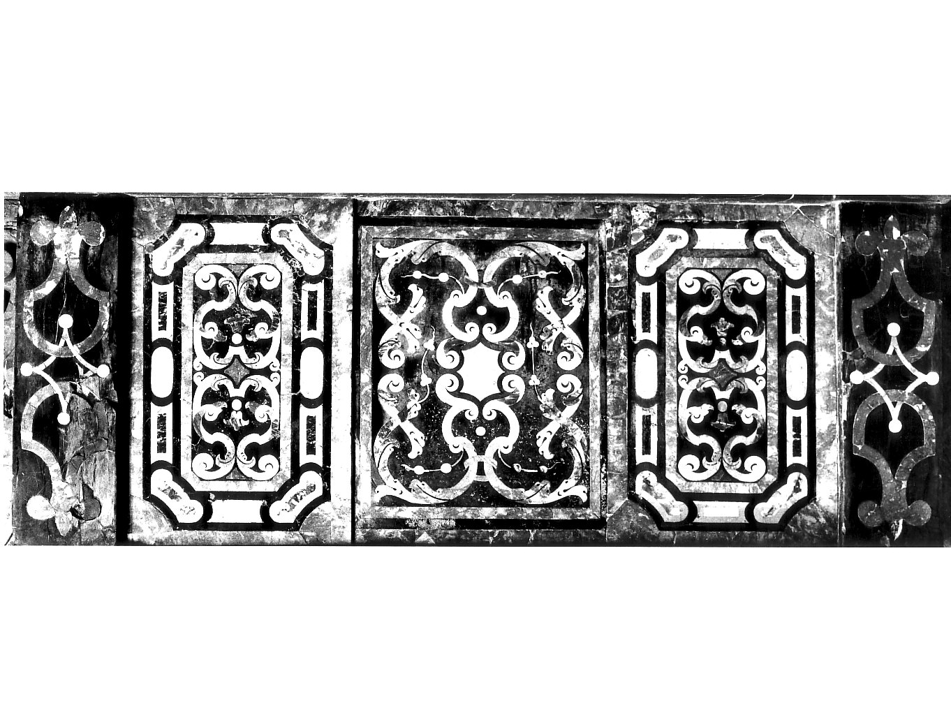 paliotto, elemento d'insieme - bottega lombarda (sec. XVIII)