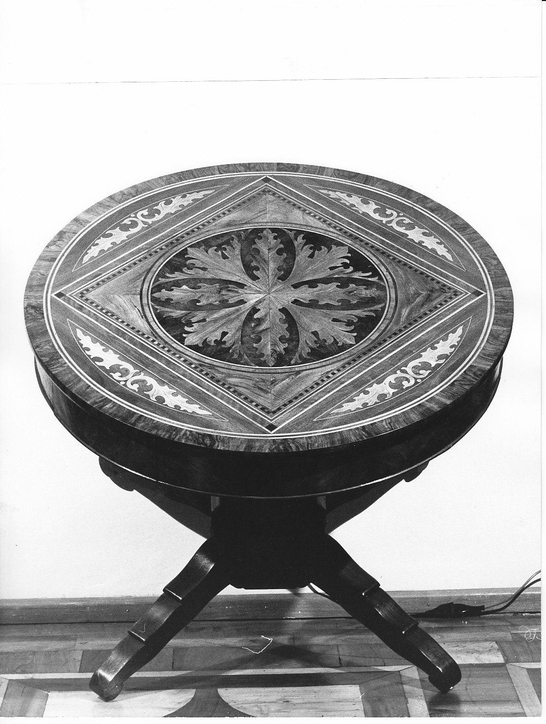 tavolo da centro, opera isolata - bottega lombarda (metà sec. XIX)