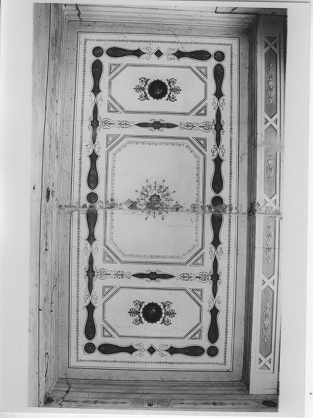 motivi decorativi a candelabra (dipinto murale, opera isolata) - ambito italiano (sec. XIX)