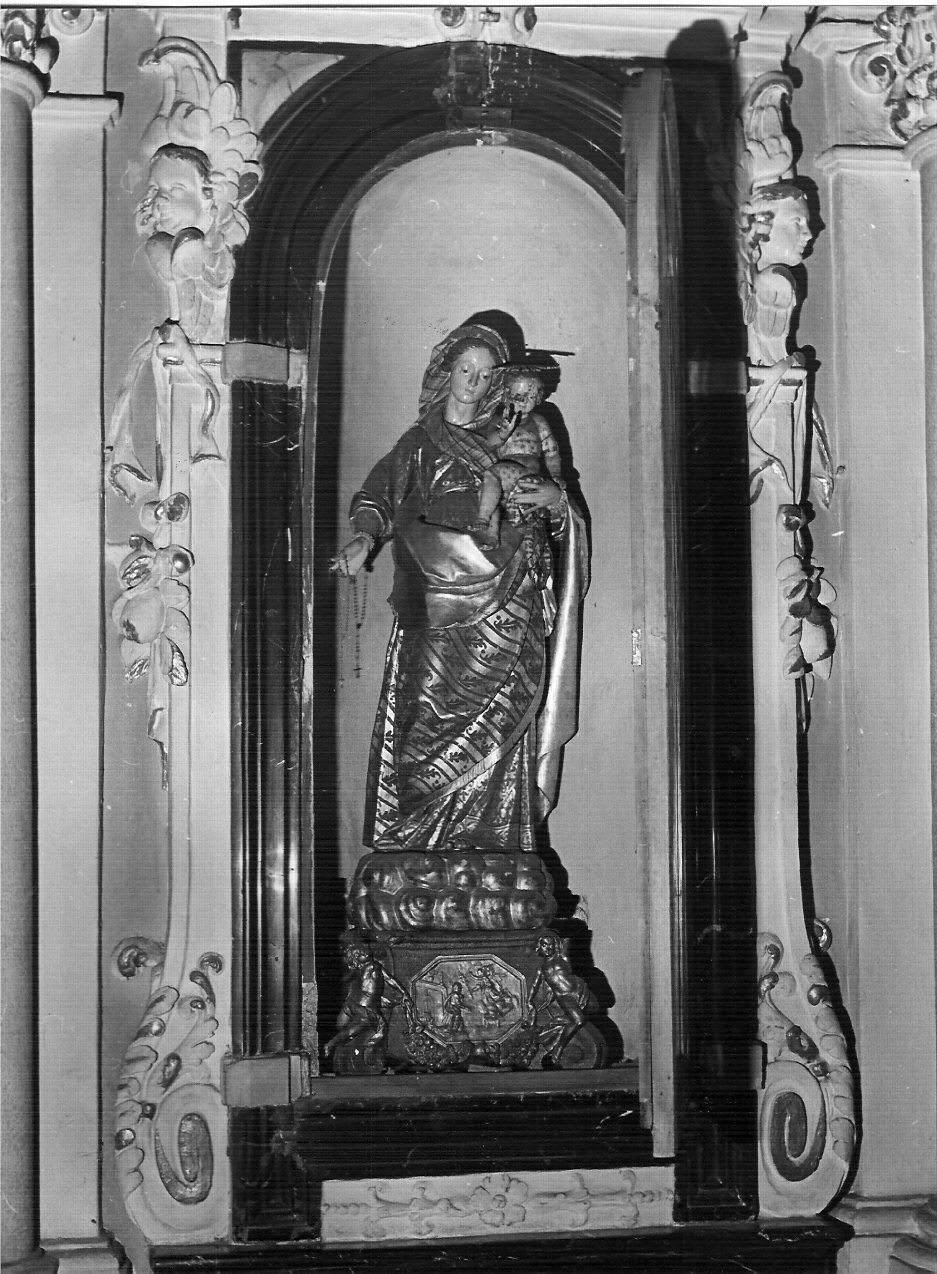 Madonna con Bambino (statua, opera isolata) di Bianchi Angelo (sec. XVII)