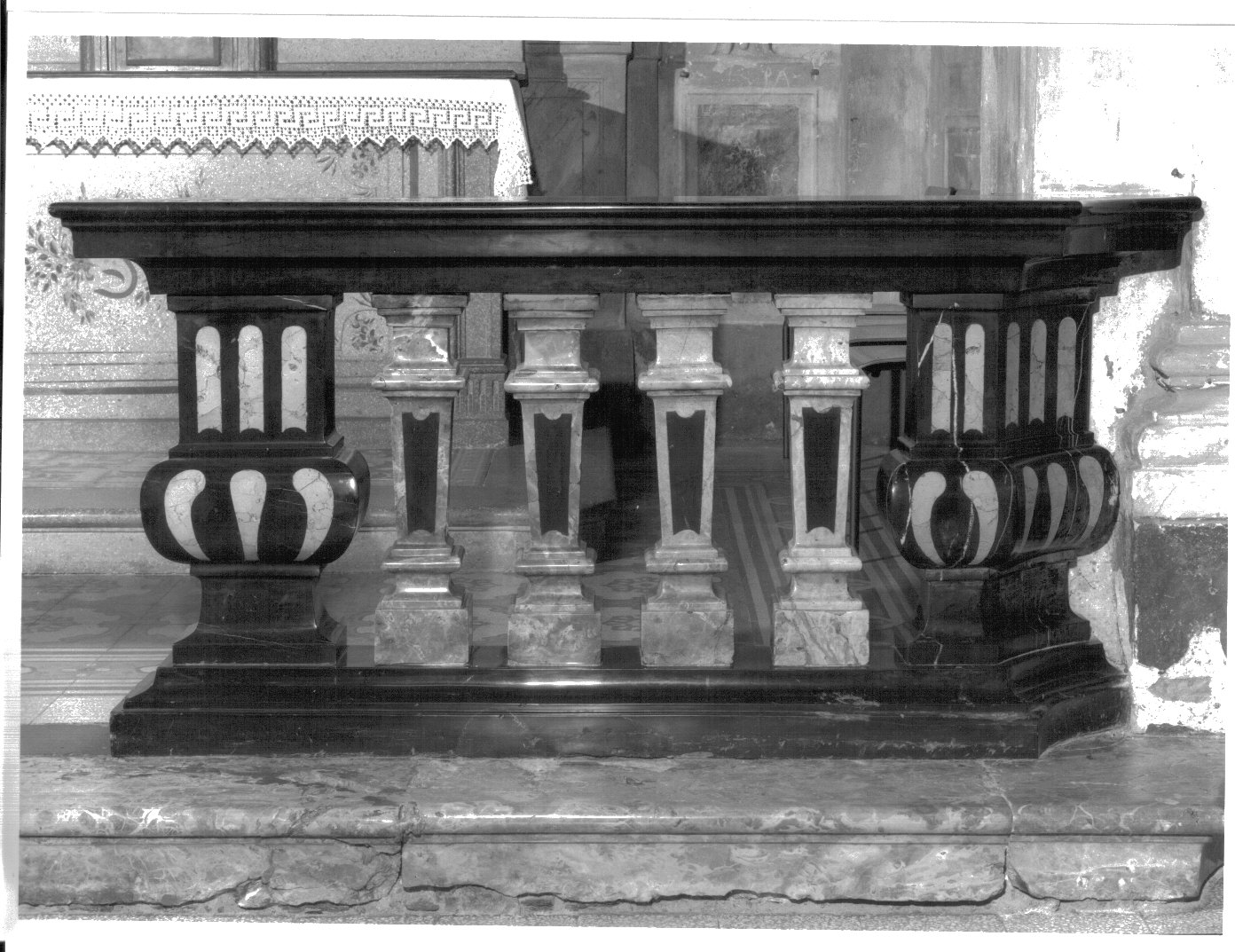 balaustrata di cappella, coppia - bottega lombarda (sec. XVIII)