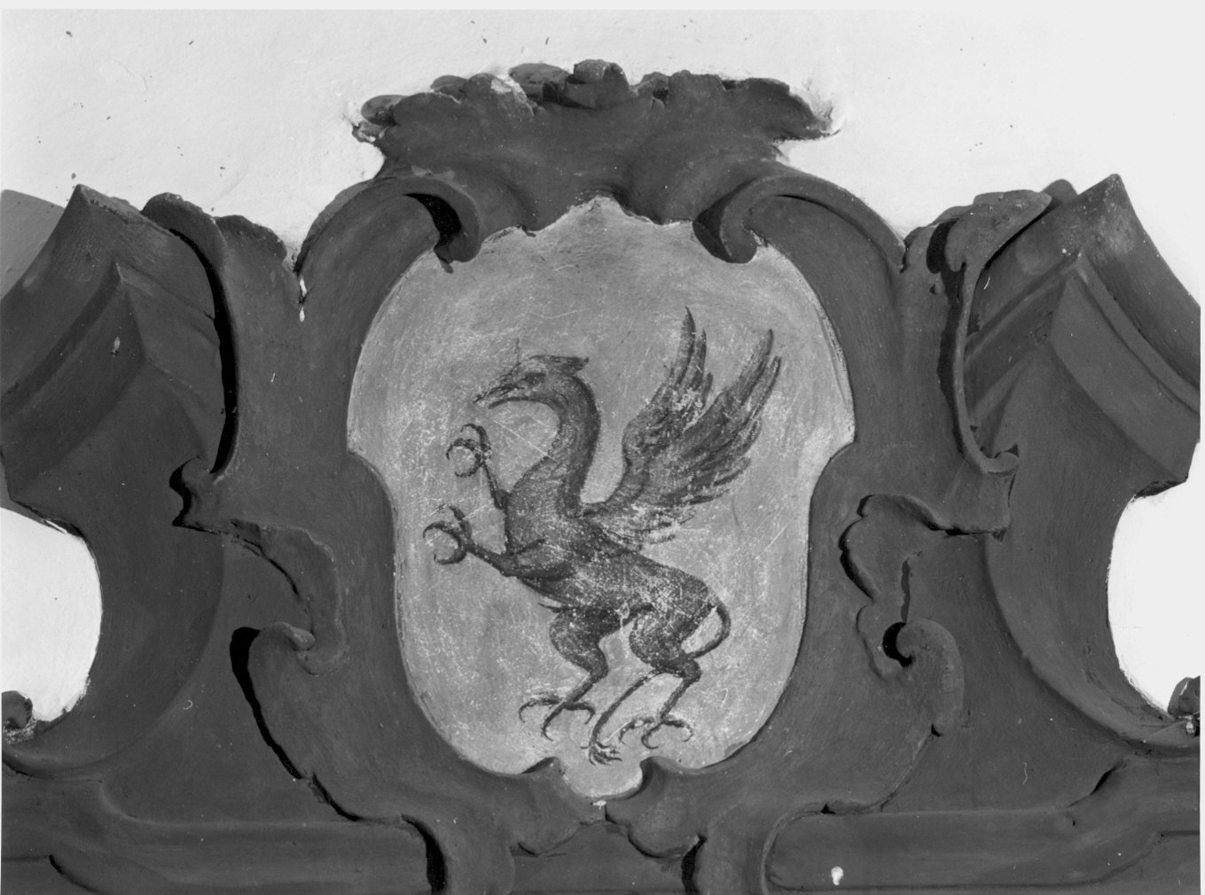stemma gentilizio Sertoli Giacinto (medaglione ornamentale) - bottega valtellinese, ambito valtellinese (seconda metà sec. XVIII)