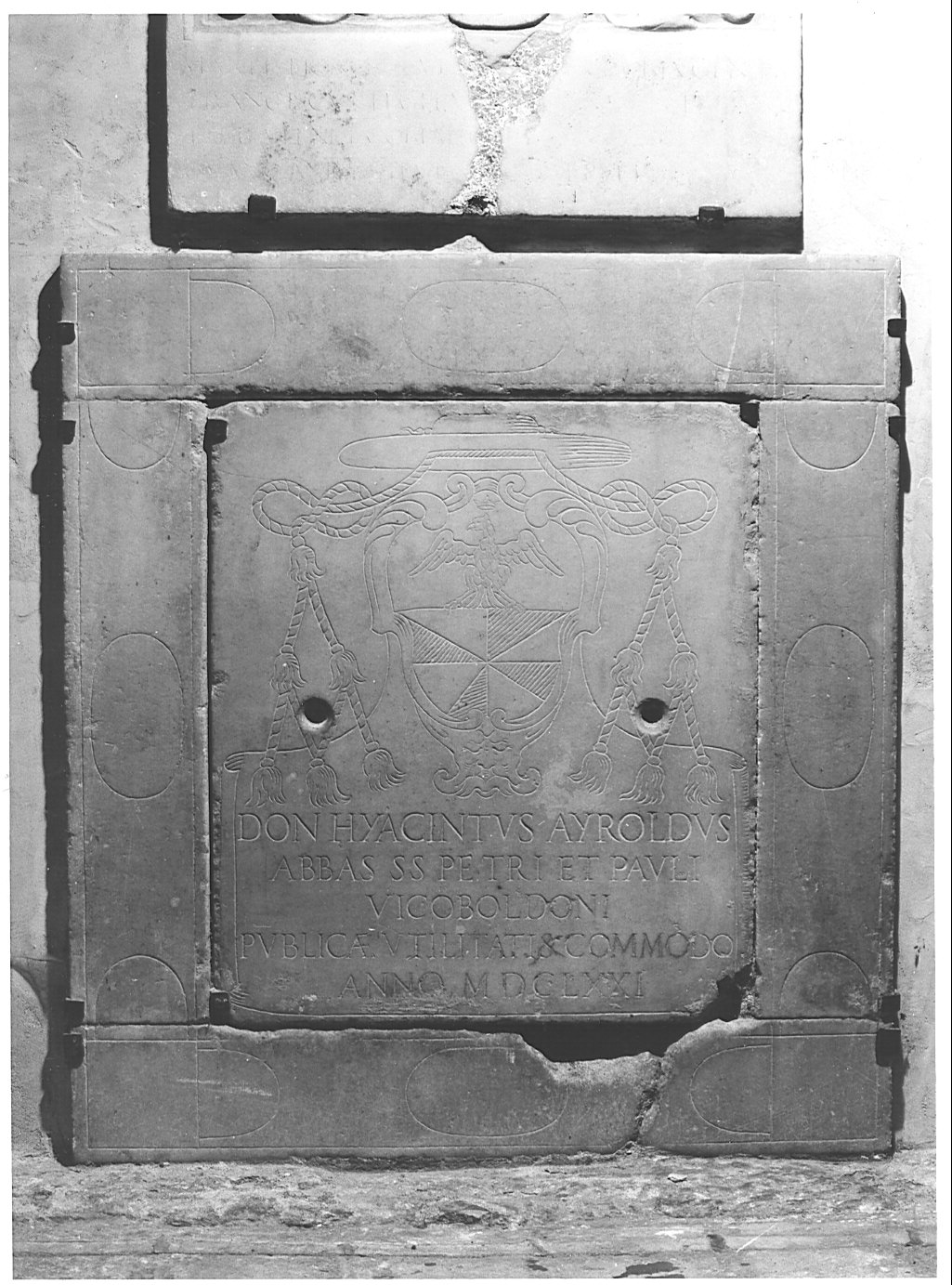 lapide, opera isolata - bottega lombarda (sec. XVII)