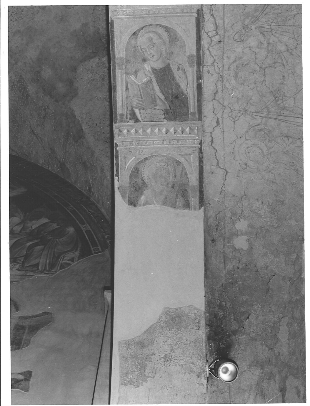 apostolo (dipinto murale, elemento d'insieme) - ambito lombardo (sec. XV)