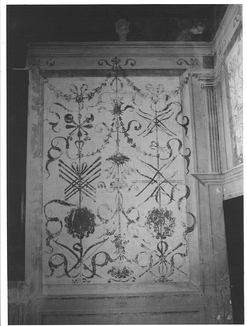 strumenti musicali (dipinto murale, elemento d'insieme) - ambito lombardo (sec. XVI)