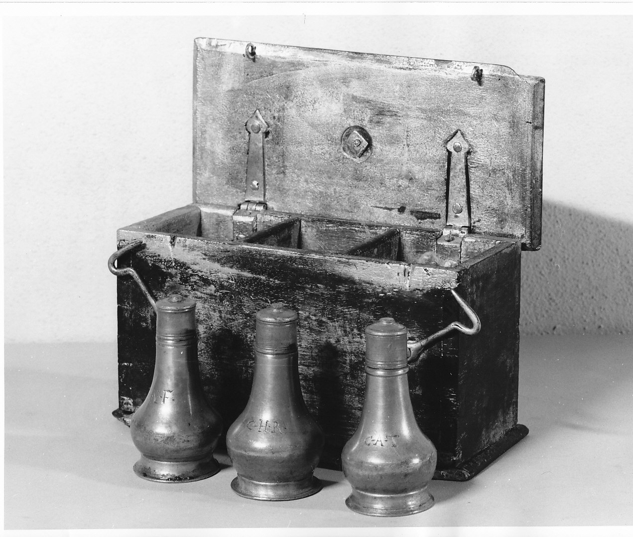 servizio di ampolline, opera isolata - bottega lombarda (sec. XVIII)