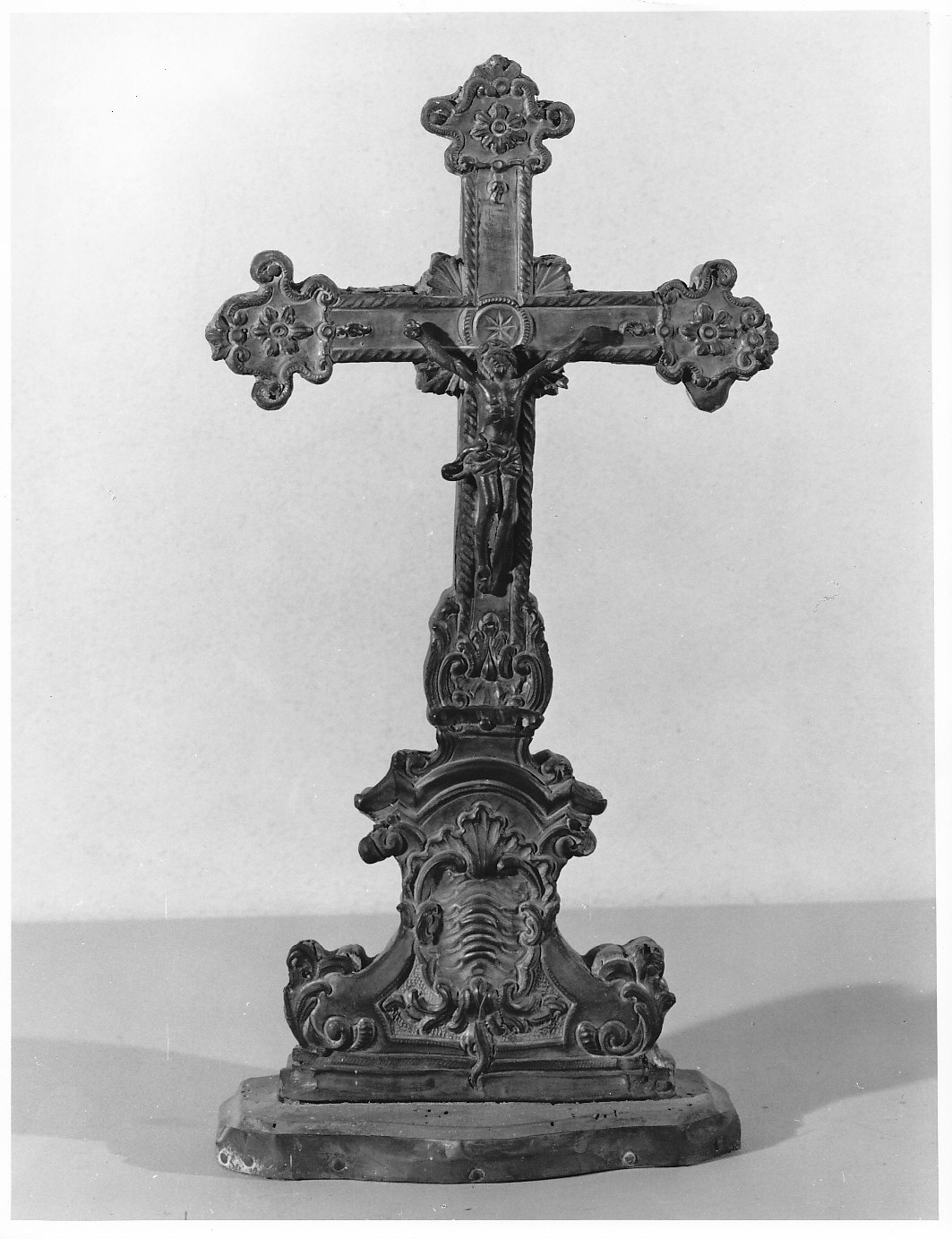 croce d'altare, opera isolata - bottega lombarda (secc. XVII/ XVIII)