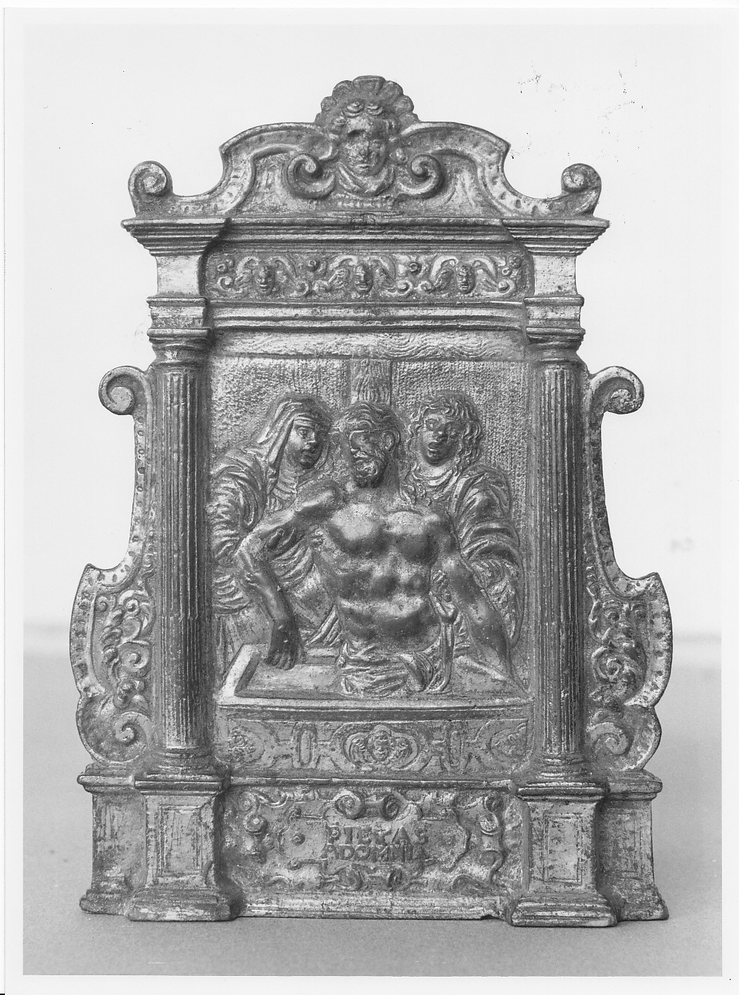 pietà (pace - a tavoletta, architettonica, opera isolata) - bottega lombarda (secc. XVII/ XVIII)