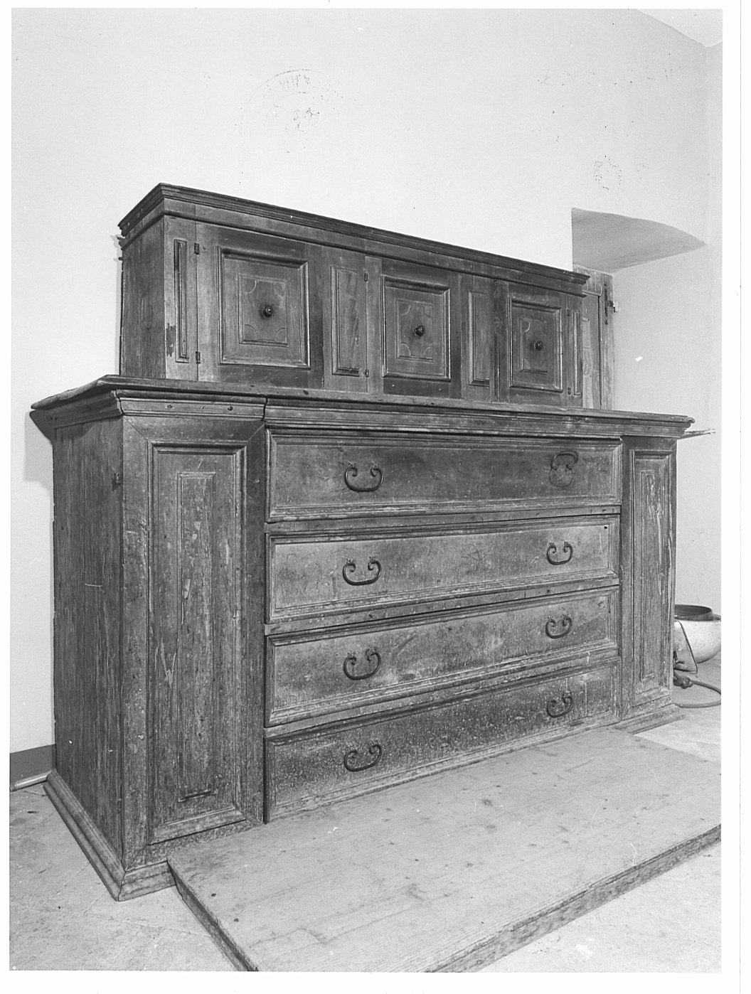 mobile da sacrestia, opera isolata - bottega lombarda (sec. XVII, sec. XVIII)