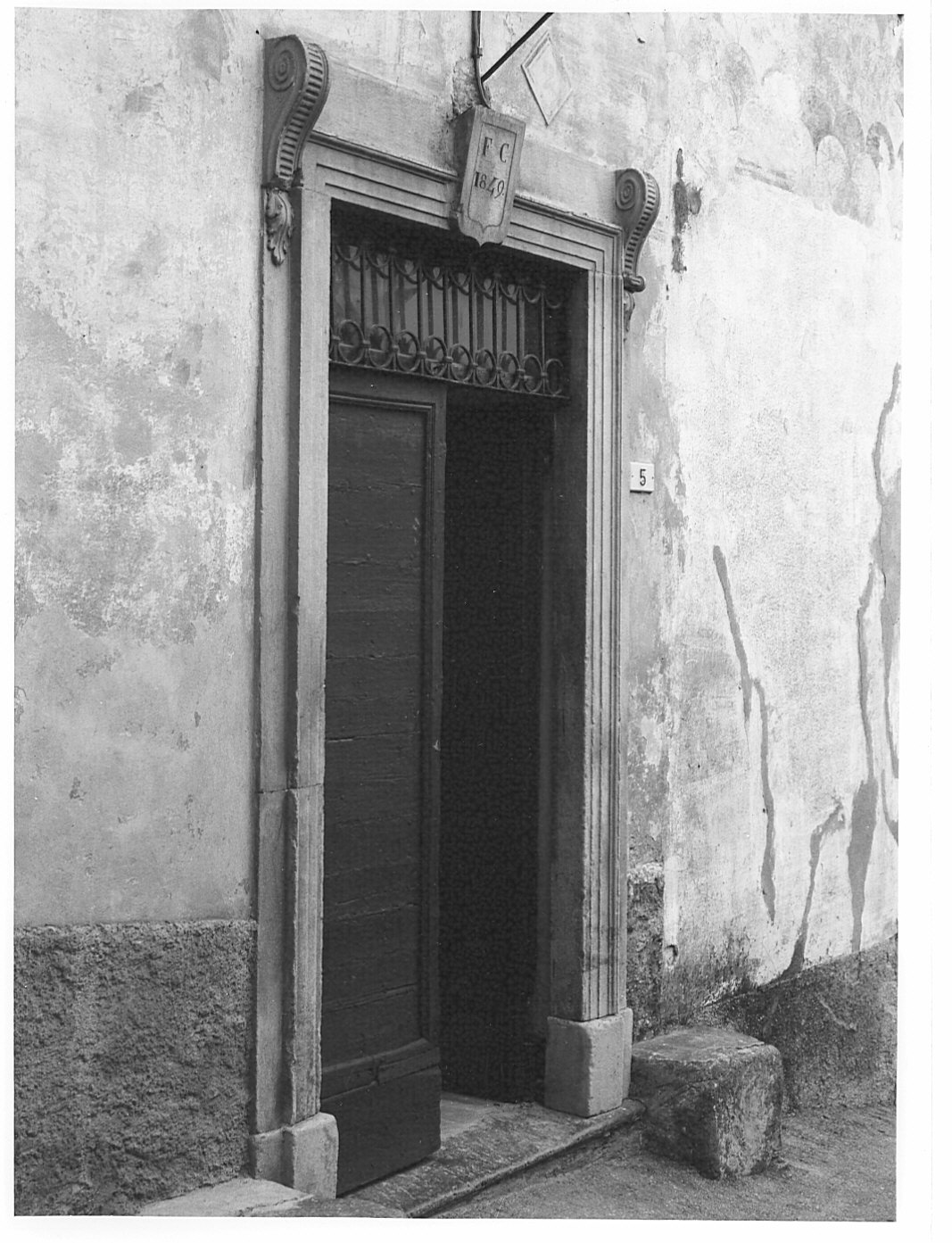 portale architravato, opera isolata - bottega lombarda (sec. XIX)