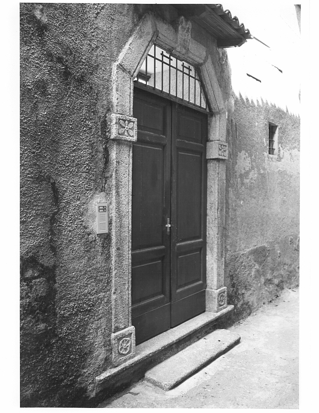 portale, opera isolata - bottega lombarda (fine/inizio secc. XVII/ XVIII)