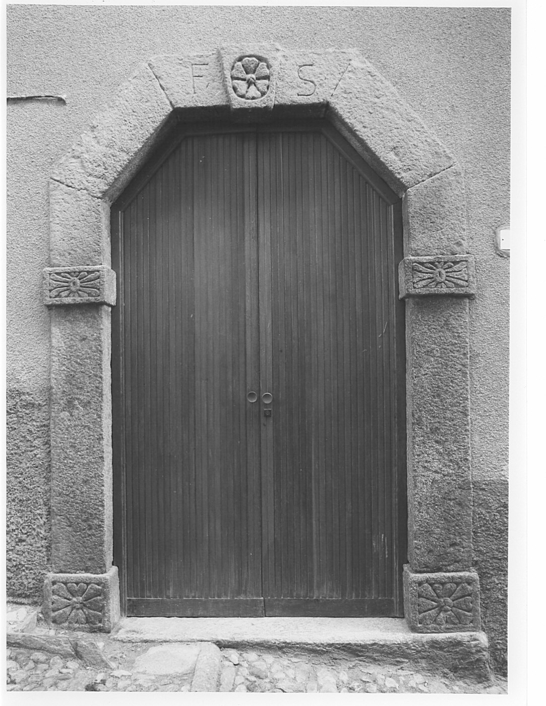 portale, opera isolata - bottega lombarda (fine/inizio secc. XVII/ XVIII)