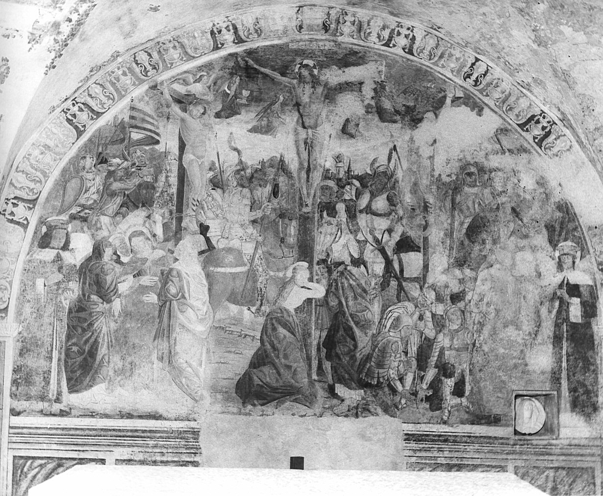 crocifissione di Cristo con la Madonna e santi (dipinto murale, elemento d'insieme) di De Passeris Andrea (attribuito) (fine/inizio secc. XV/ XVI)