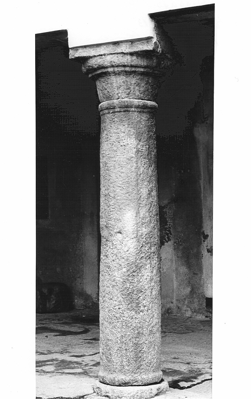 colonna, opera isolata - bottega lombarda (sec. XVI)