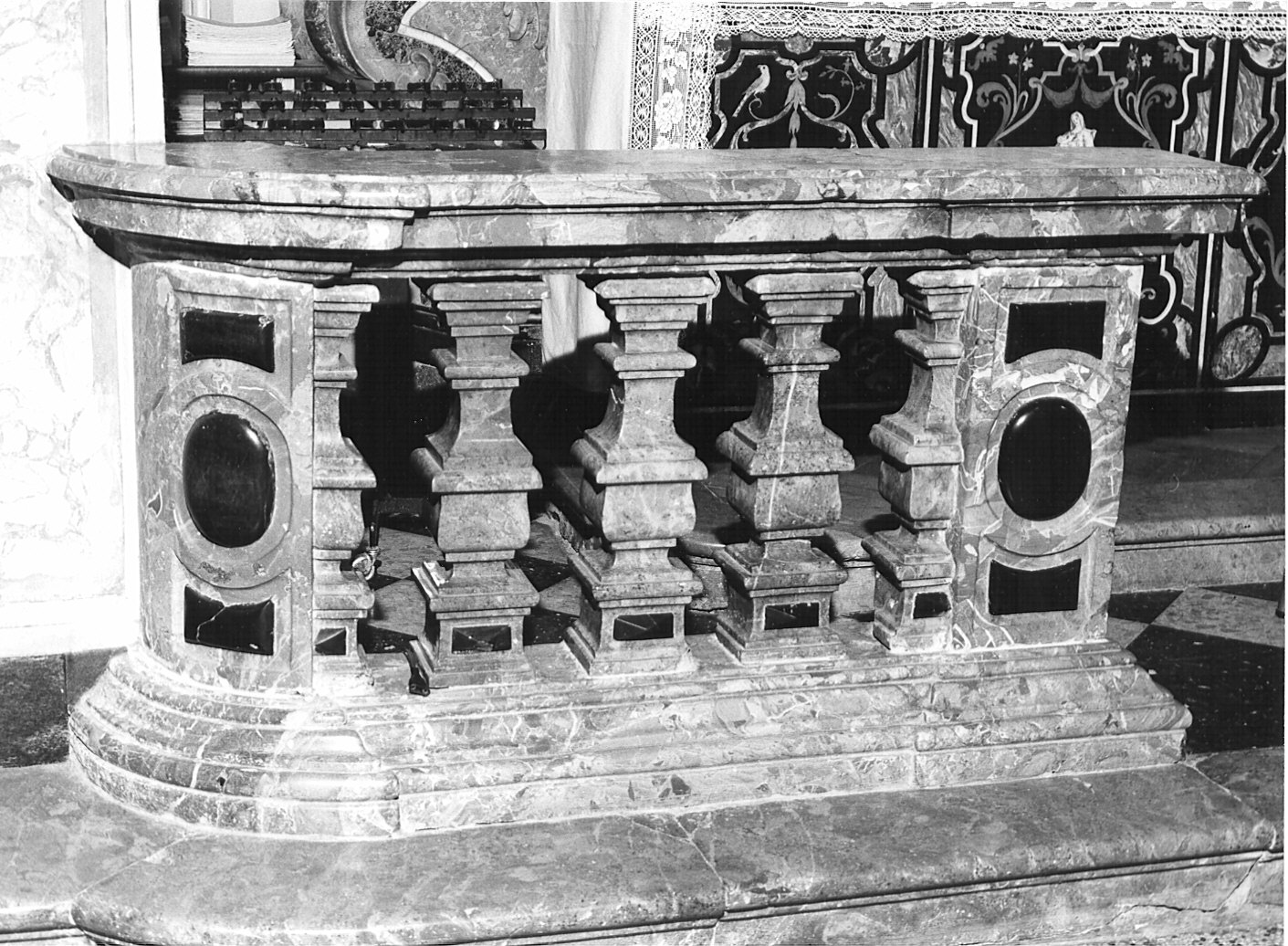 balaustrata, coppia - bottega lombarda (metà sec. XVIII)