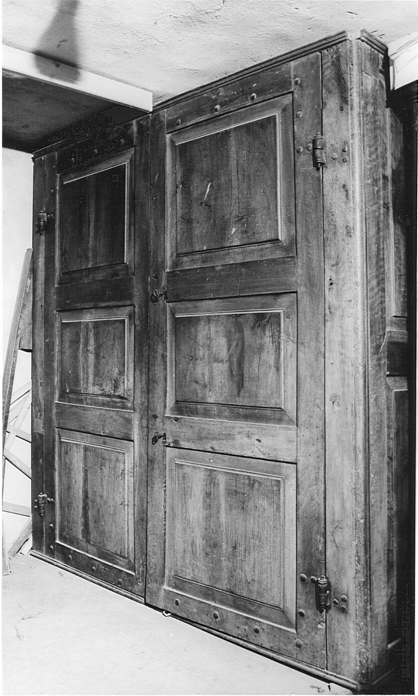 armadio da sacrestia - bottega comasca (prima metà sec. XVIII)