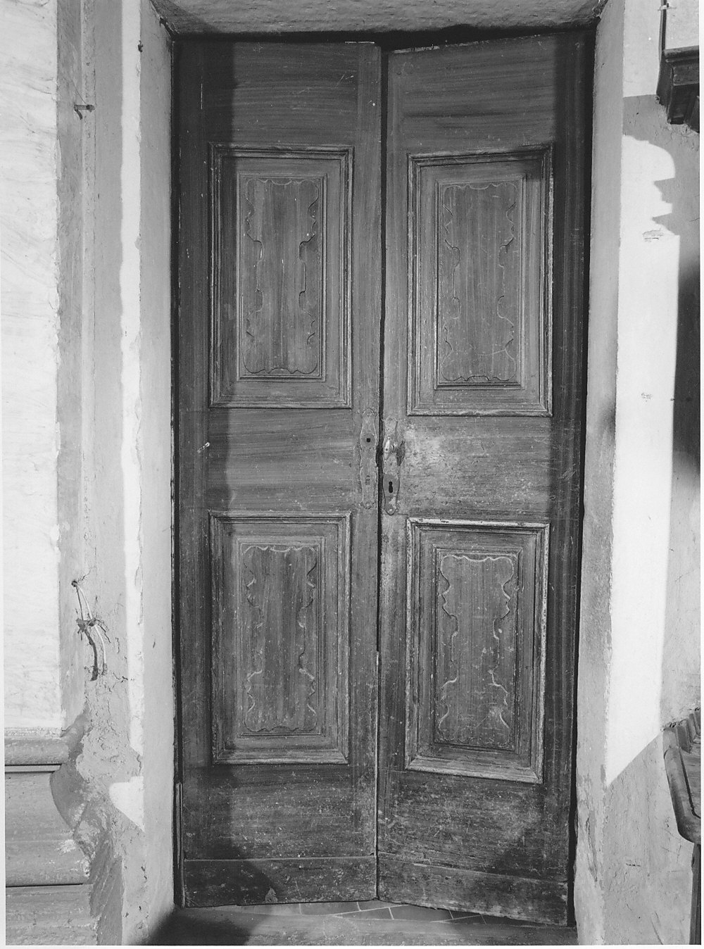 porta - a due battenti, opera isolata - bottega comasca (sec. XVIII)