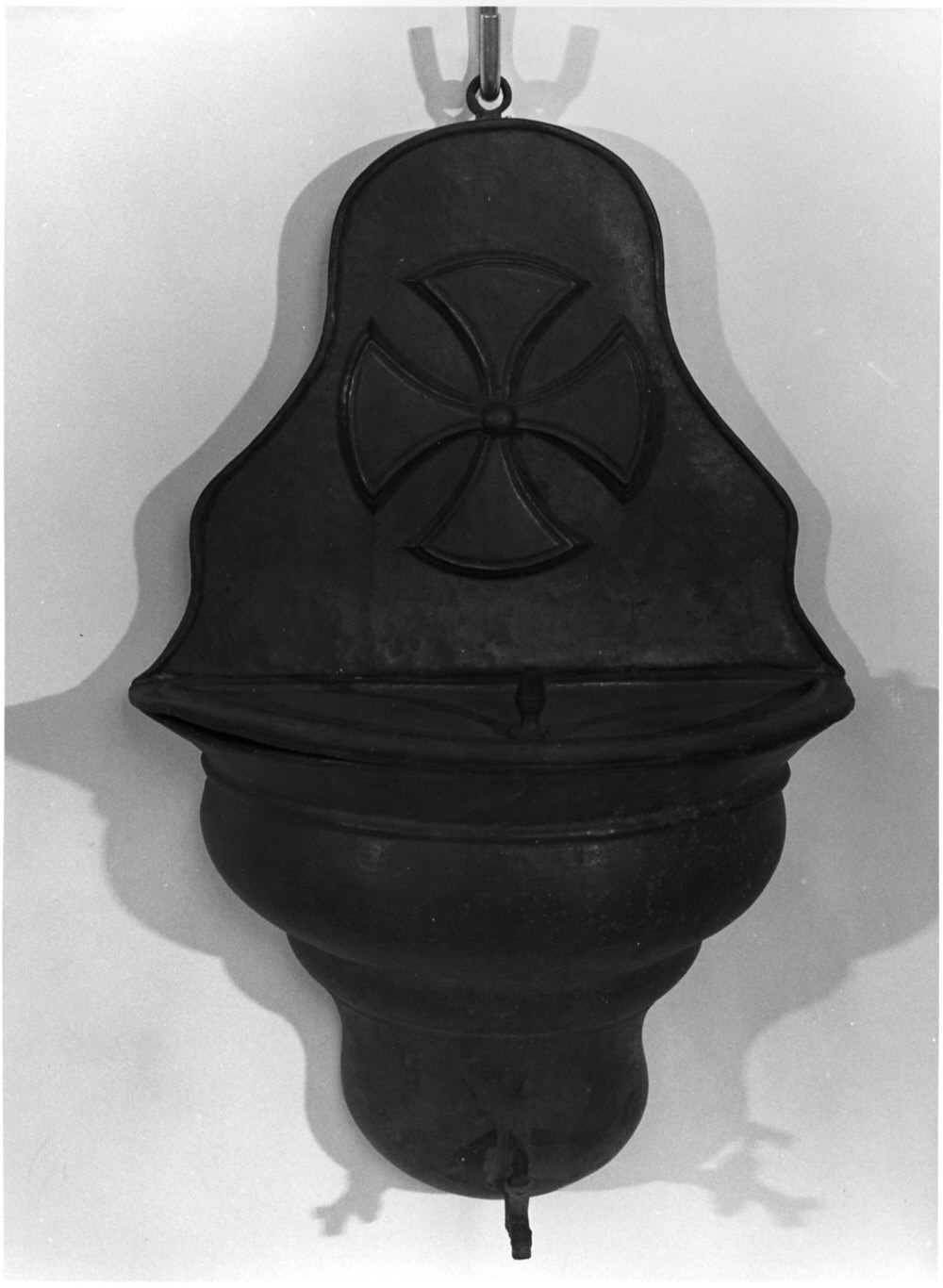 acquasantiera pensile, opera isolata - bottega italiana (sec. XIX)