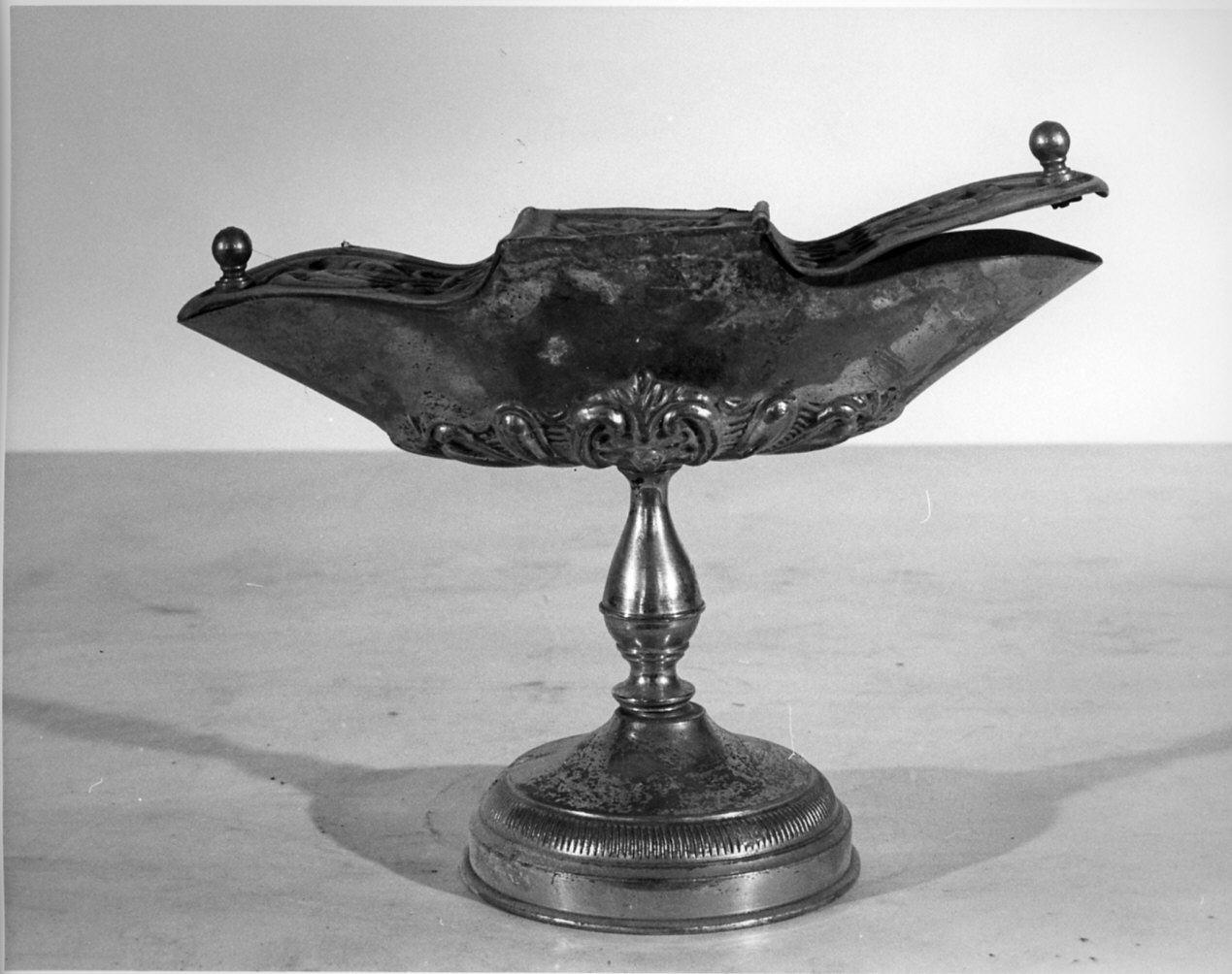 navicella portaincenso - a doppia valva, opera isolata - bottega italiana (sec. XIX)